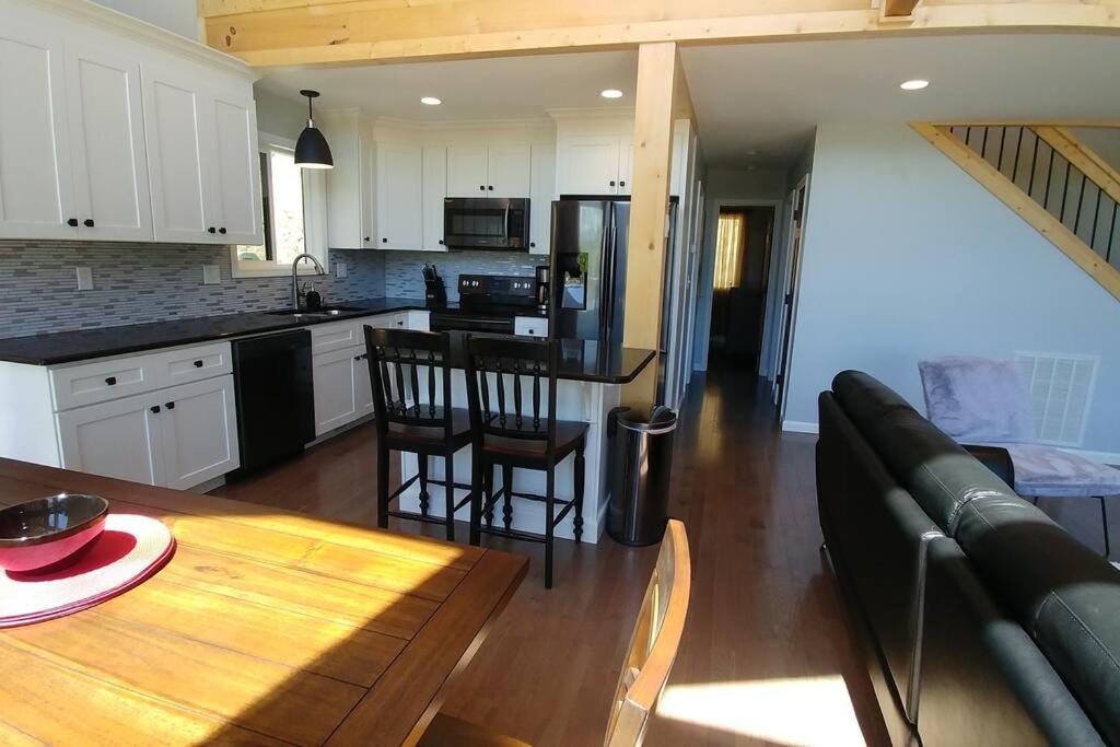 Peace Of Heaven ~ Modern Chic Cabin W/ Majestic Mountain Views Брайсън Сити Екстериор снимка