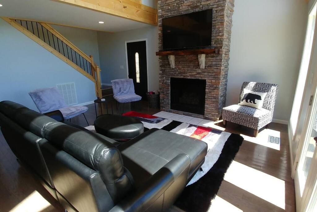 Peace Of Heaven ~ Modern Chic Cabin W/ Majestic Mountain Views Брайсън Сити Екстериор снимка