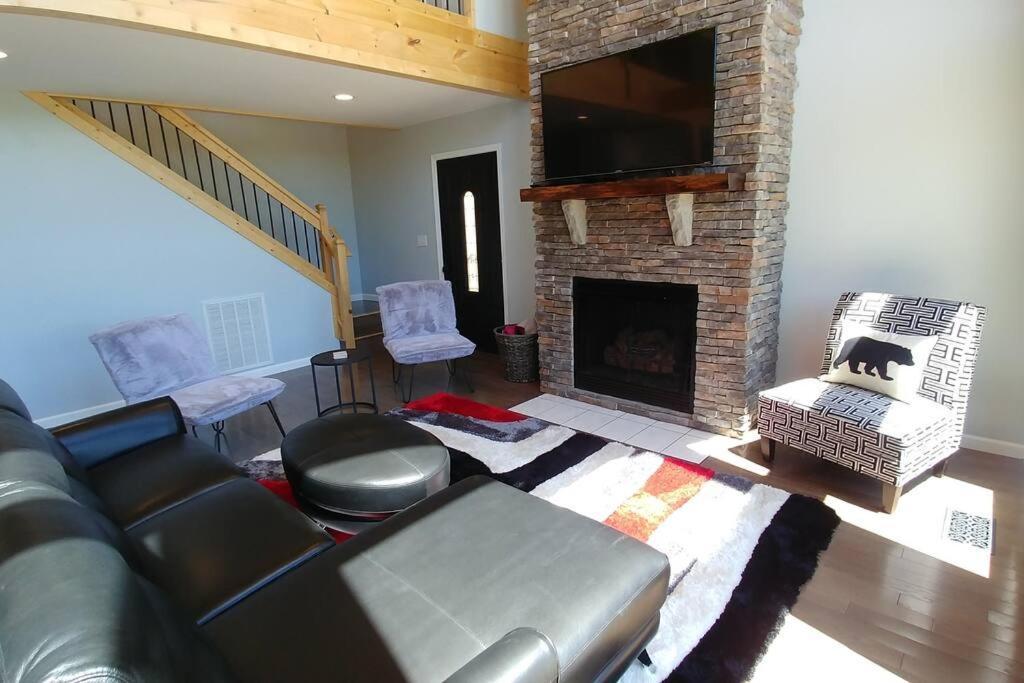 Peace Of Heaven ~ Modern Chic Cabin W/ Majestic Mountain Views Брайсън Сити Екстериор снимка