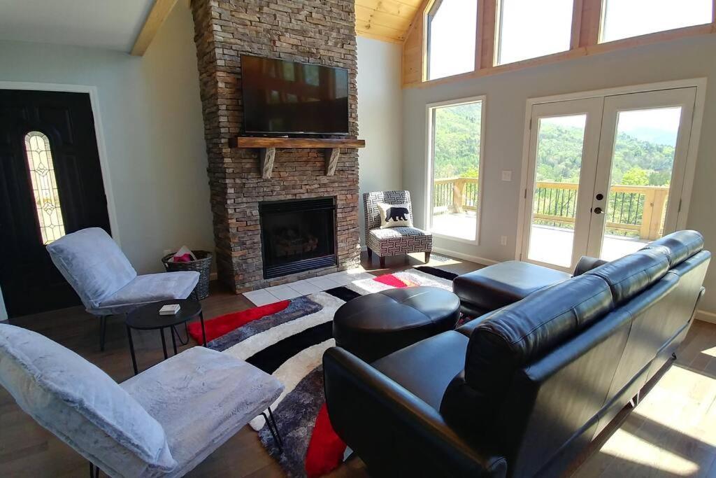 Peace Of Heaven ~ Modern Chic Cabin W/ Majestic Mountain Views Брайсън Сити Екстериор снимка