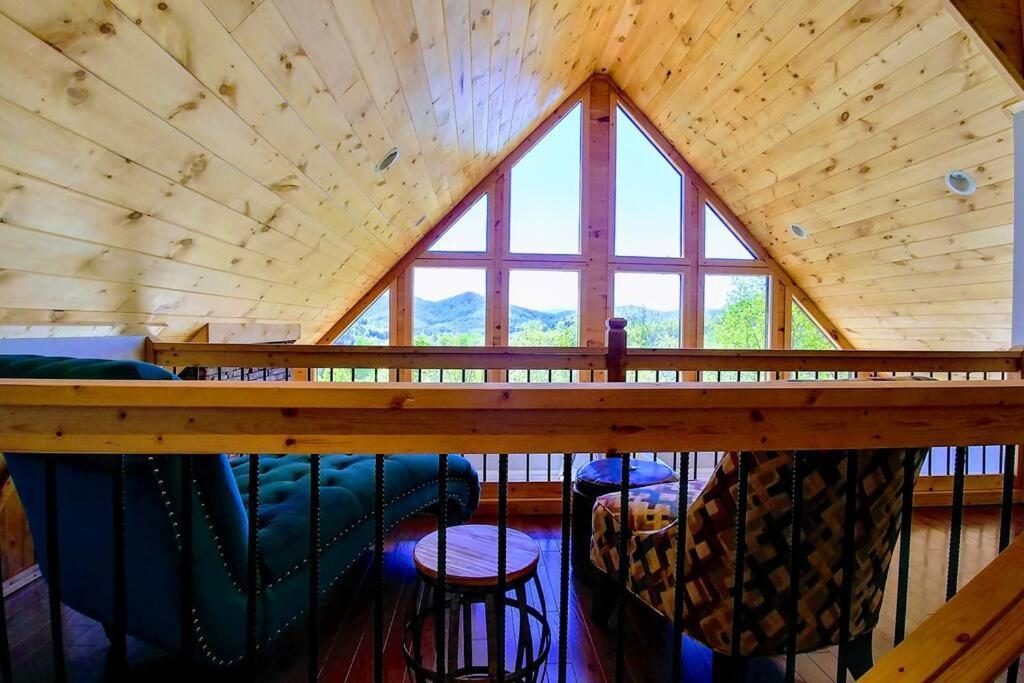 Peace Of Heaven ~ Modern Chic Cabin W/ Majestic Mountain Views Брайсън Сити Екстериор снимка