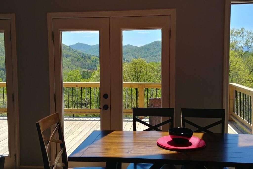 Peace Of Heaven ~ Modern Chic Cabin W/ Majestic Mountain Views Брайсън Сити Екстериор снимка